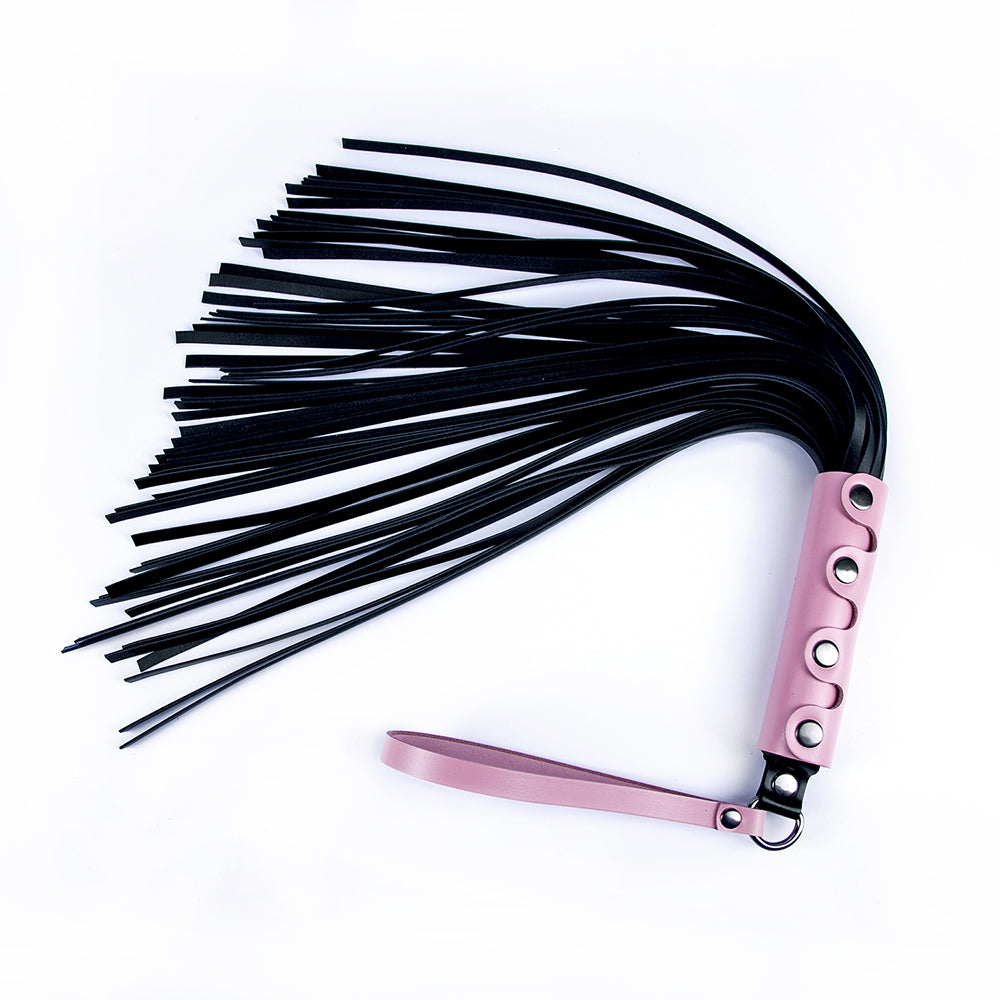 Кожаный БДСМ флоггер розовый