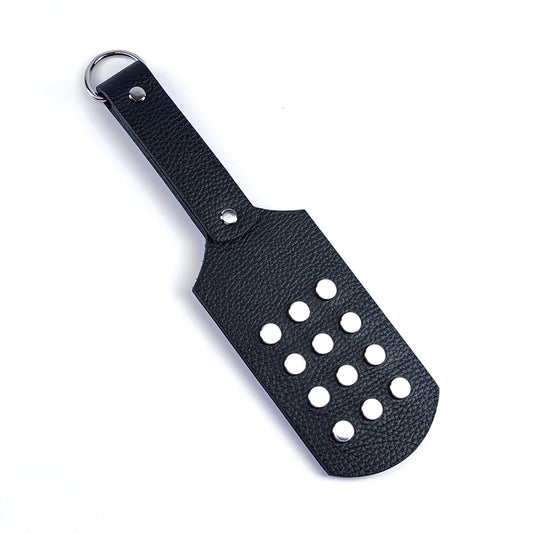 шкіряний БДСМ падл із закльопками